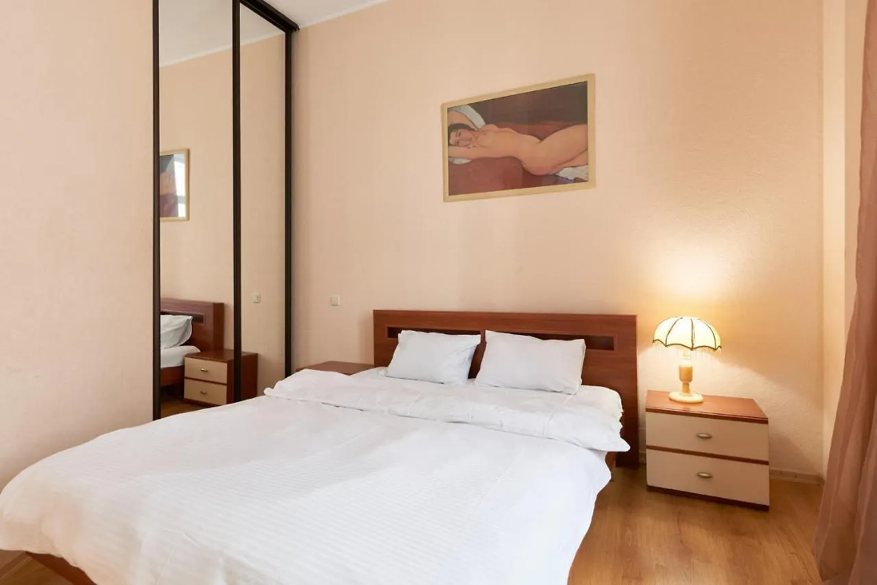 Two-Bedroom Apartment In The Heart Of קייב
