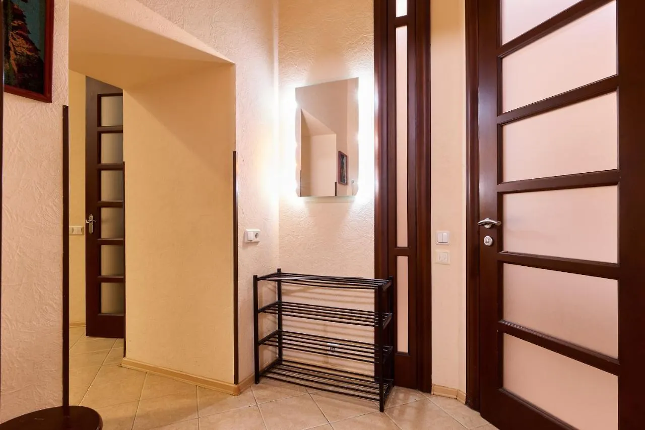 Two-Bedroom Apartment In The Heart Of 키예프 우크라이나